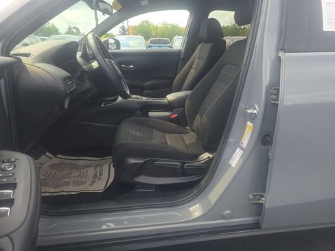 Used 2025 Honda HR-V Sport image 19
