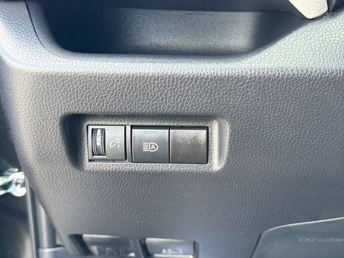 Used 2025 Toyota RAV4 XLE FWD image 21