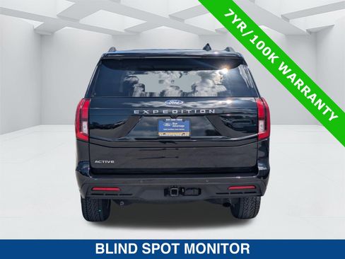 Certified 2025 Ford Expedition Active AWD/4WD image 6