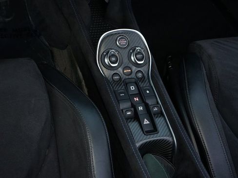 Used 2020 McLaren 600LT Spider image 22