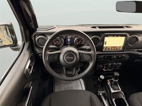 Used 2023 Jeep Gladiator Sport AWD/4WD image 23