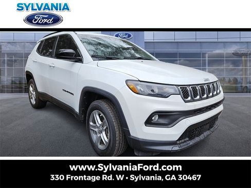Used 2023 Jeep Compass Latitude w/ Sun and Sound Group image 1