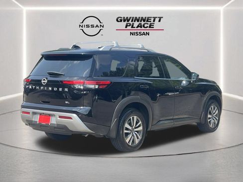 Used 2025 Nissan Pathfinder SL FWD image 23