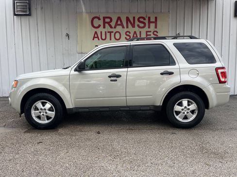 Used 2009 Ford Escape XLT image 2