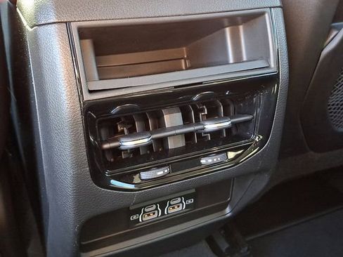 Used 2023 Jeep Grand Cherokee Laredo image 14