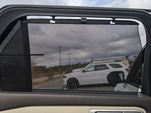 Used 2020 Ford Explorer Platinum w/ Premium Technology Package image 36