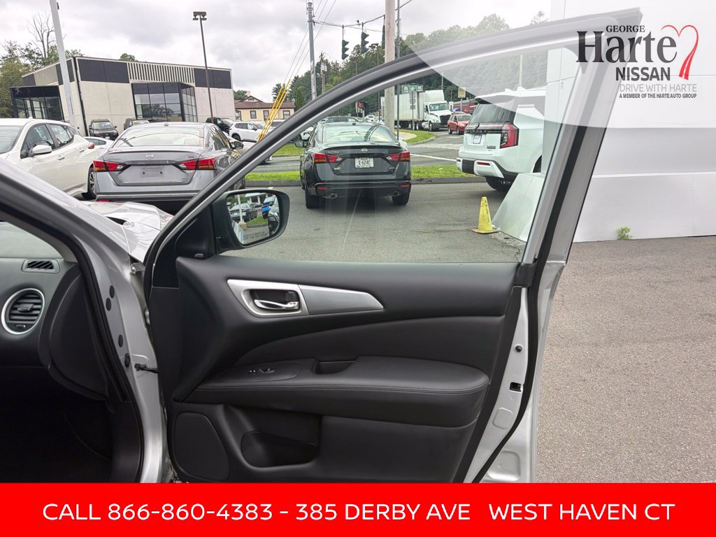 Used 2020 Nissan Pathfinder SL AWD/4WD image 30