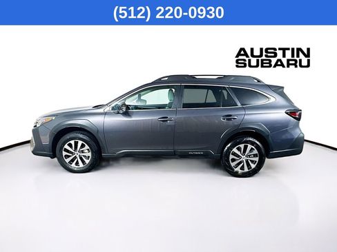 Used 2025 Subaru Outback Premium image 5
