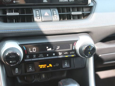 Used 2020 Toyota RAV4 XSE AWD/4WD image 17