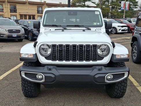 New 2025 Jeep Gladiator Sport image 2