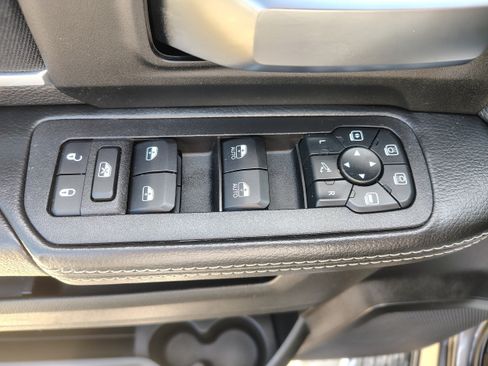 Certified 2025 RAM 2500 Big Horn AWD/4WD image 19