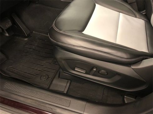 Used 2022 Ford Explorer XLT w/ Equipment Group 202A image 16