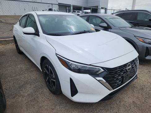 Used 2024 Nissan Sentra SV image 3