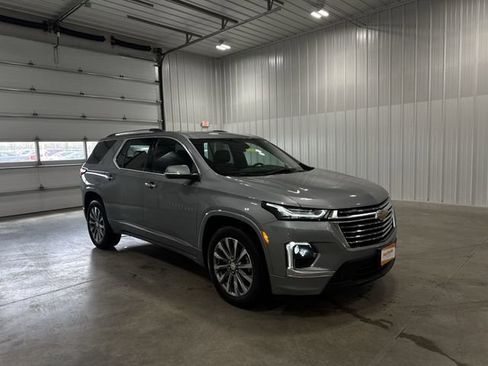 Used 2023 Chevrolet Traverse Premier AWD/4WD image 2