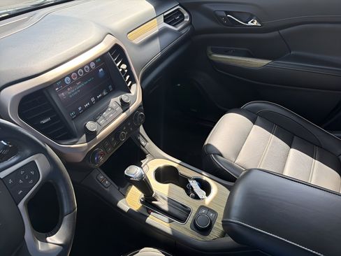 Used 2019 GMC Acadia Denali w/ Technology Package AWD/4WD image 16