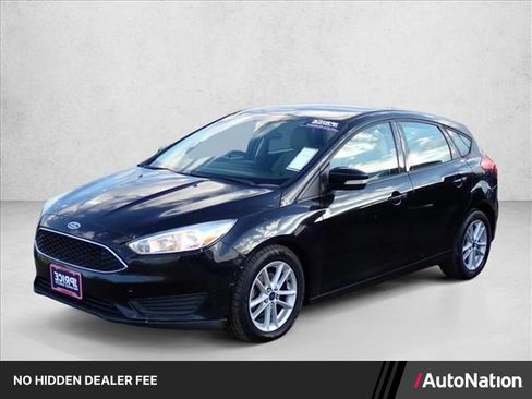 Used 2017 Ford Focus SE FWD image 1