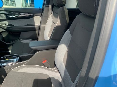 Used 2024 Chevrolet TrailBlazer LT w/ LT Cold Weather Package image 6