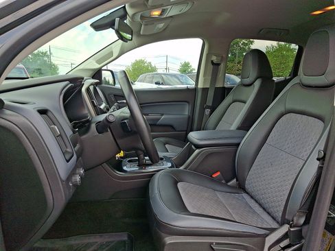 Used 2017 Chevrolet Colorado Z71 AWD/4WD image 14