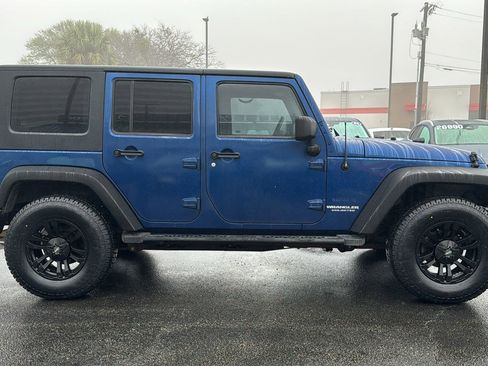 Used 2010 Jeep Wrangler Unlimited Sport image 8