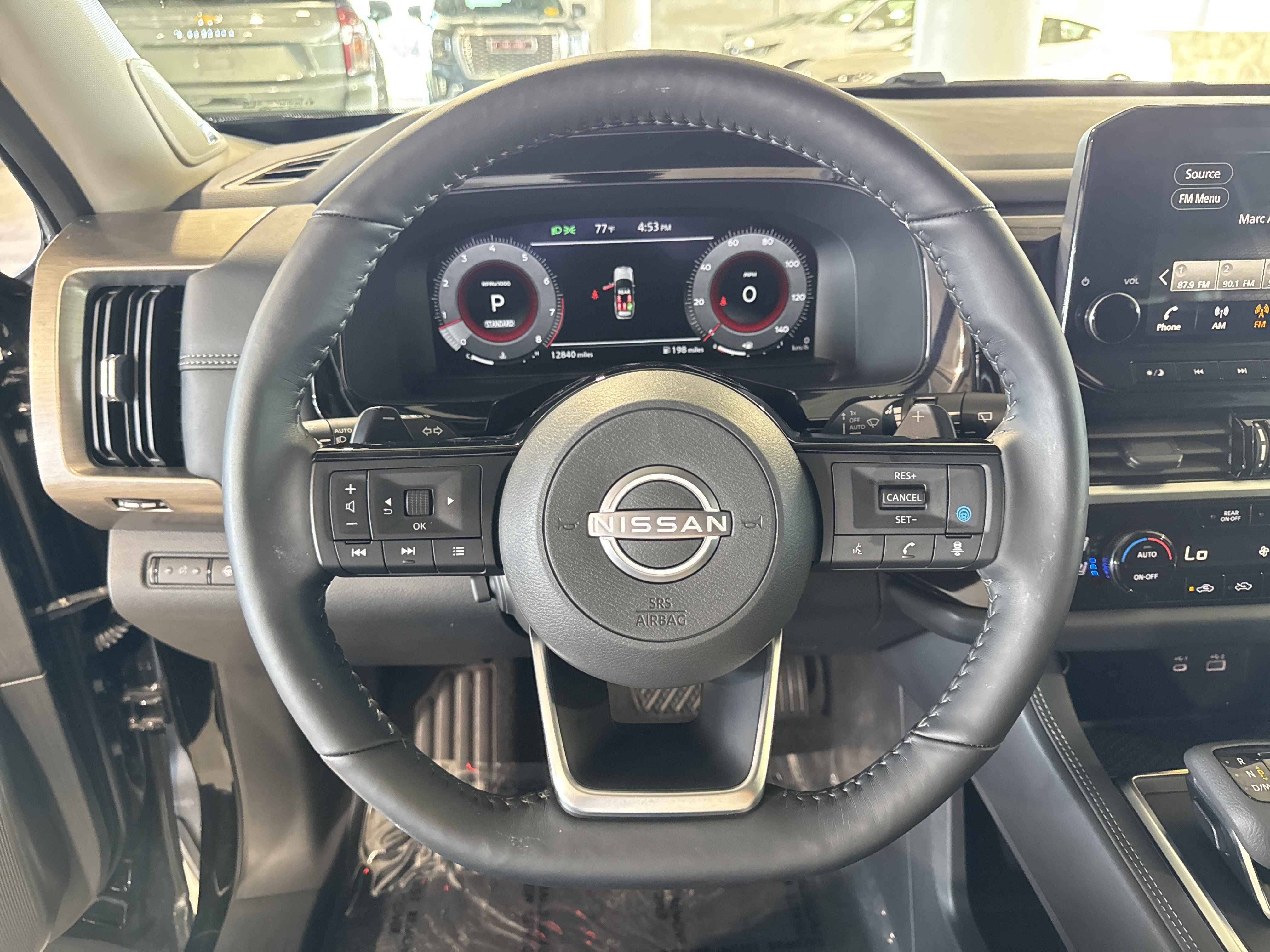 Used 2024 Nissan Pathfinder Platinum FWD image 29