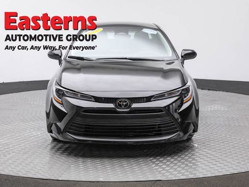 Used 2024 Toyota Corolla LE FWD image 2