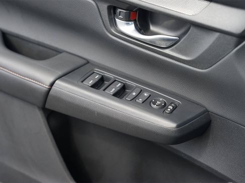Used 2025 Honda CR-V Sport image 30