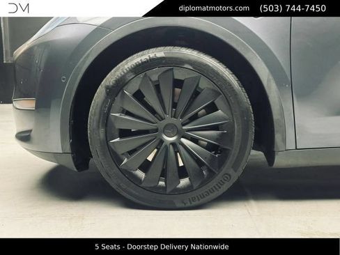 Used 2021 Tesla Model Y Long Range AWD/4WD image 37