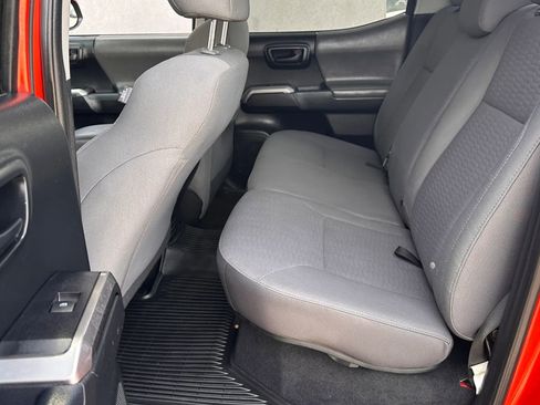 Used 2018 Toyota Tacoma SR5 image 12