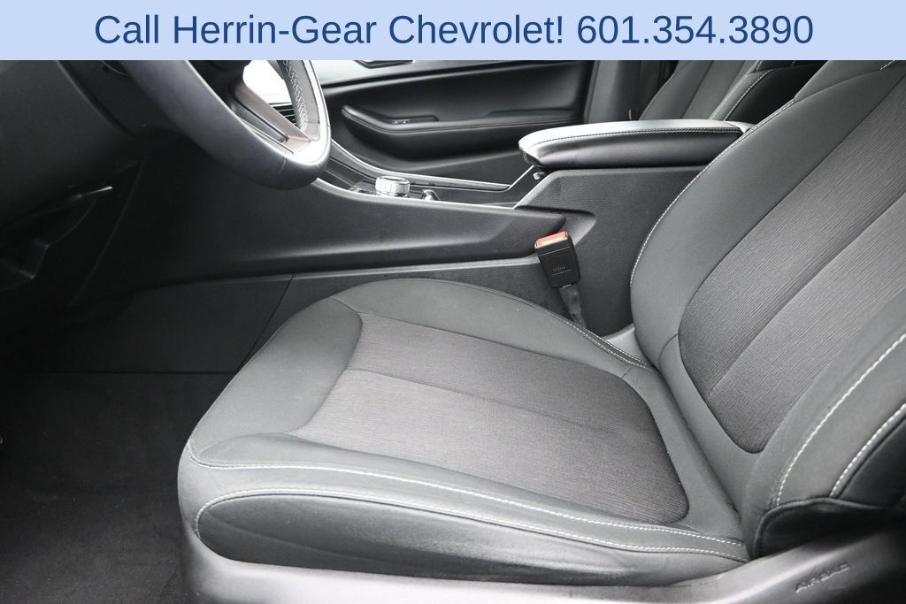 Used 2023 Jeep Grand Cherokee L Laredo RWD image 13