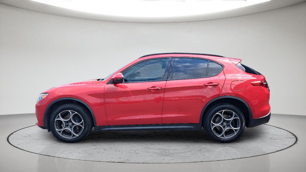 Used 2018 Alfa Romeo Stelvio Sport w/ Quick Order Package 22J Sport AWD/4WD image 6