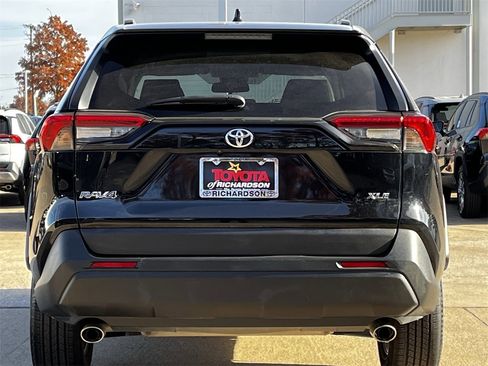 Used 2024 Toyota RAV4 XLE image 5