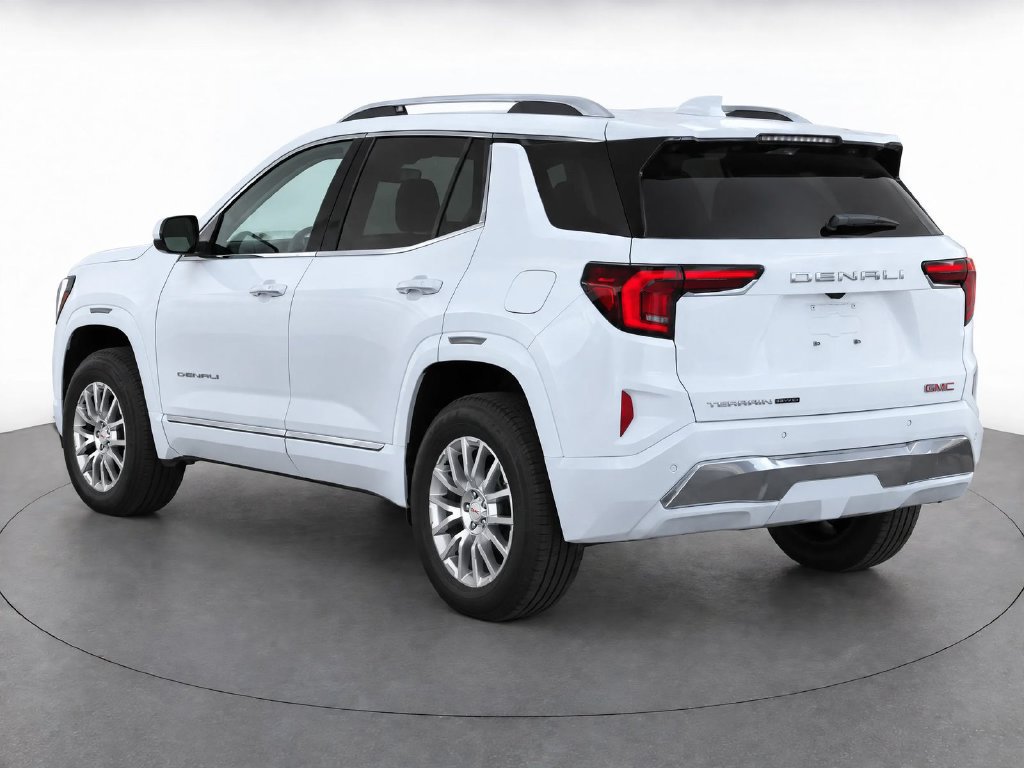 Used 2026 GMC Terrain Denali AWD/4WD image 3