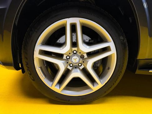 Used 2015 Mercedes-Benz GL 550 4MATIC image 7