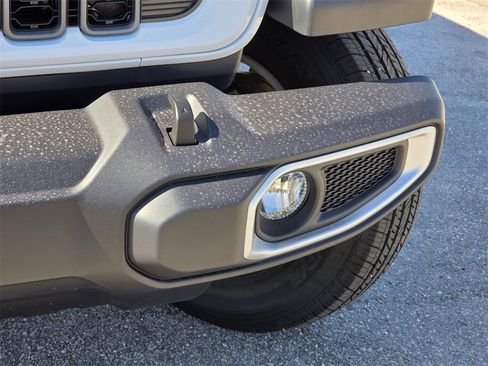 New 2025 Jeep Gladiator Sport image 27