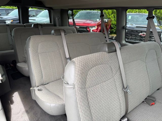 Used 2025 Chevrolet Express 3500 LT w/ LT Preferred Equipment Group RWD image 11