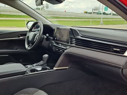 Used 2025 Toyota Camry LE FWD image 19