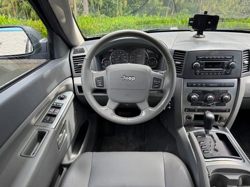 Used 2007 Jeep Grand Cherokee Laredo RWD image 14