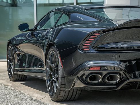 New 2025 Aston Martin Vanquish Coupe image 19