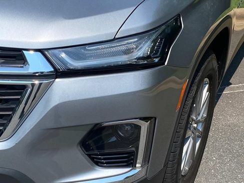 Used 2023 Chevrolet Traverse LT FWD image 5