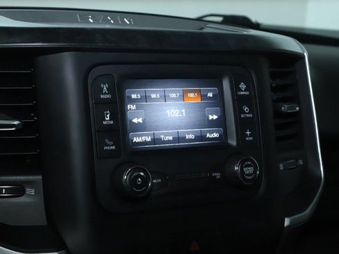 Used 2019 RAM 1500 Big Horn AWD/4WD image 24