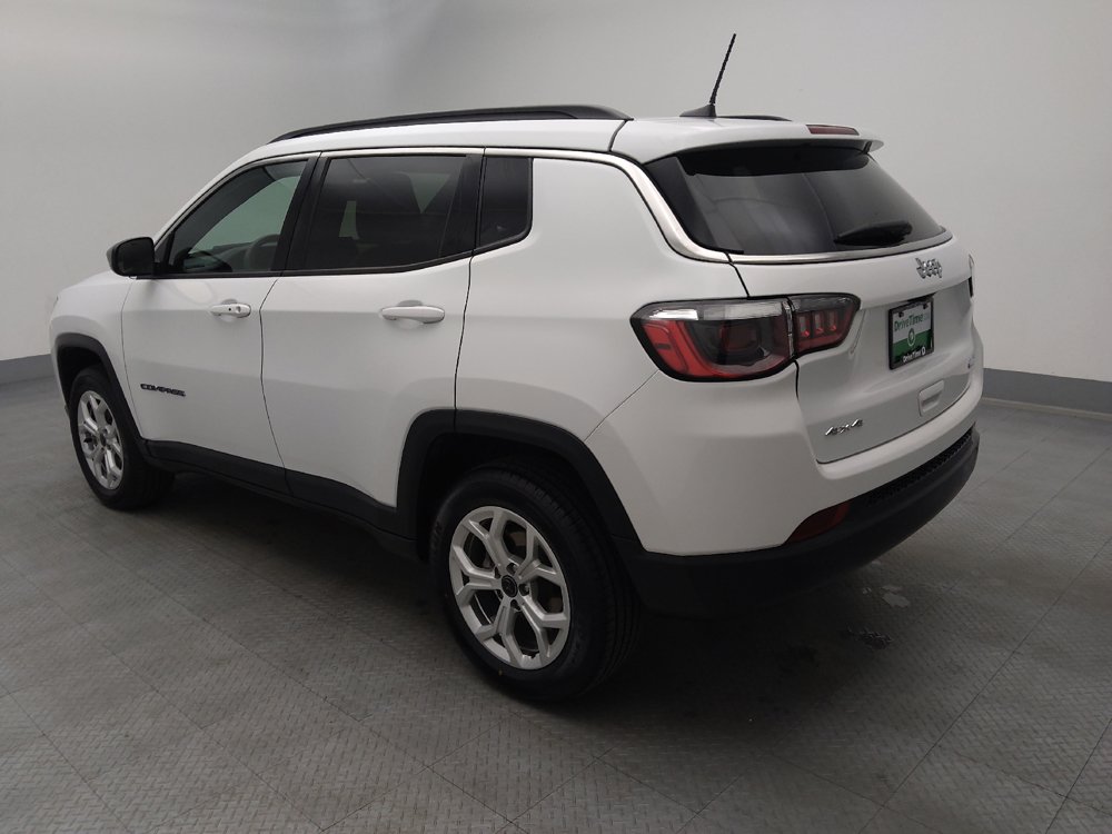 Used 2025 Jeep Compass Latitude w/ Sun & Sound Group AWD/4WD image 5