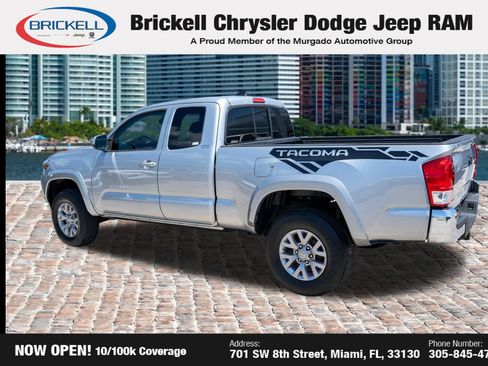Used 2017 Toyota Tacoma SR5 RWD image 7