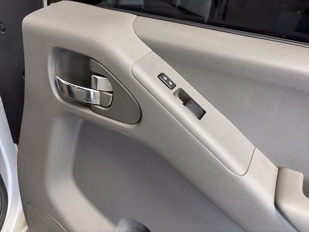 Used 2014 Nissan Frontier SV w/ SV Value Truck Package RWD image 12