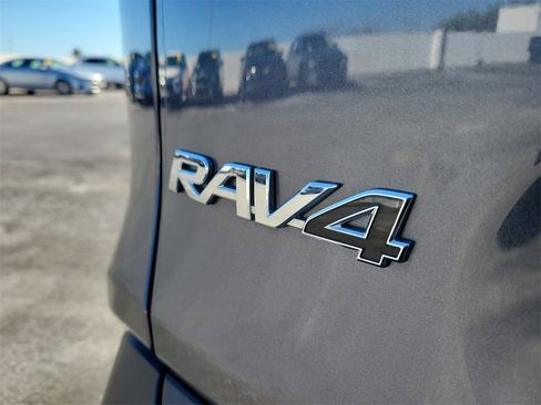 Used 2024 Toyota RAV4 XLE w/ Convenience Package image 9