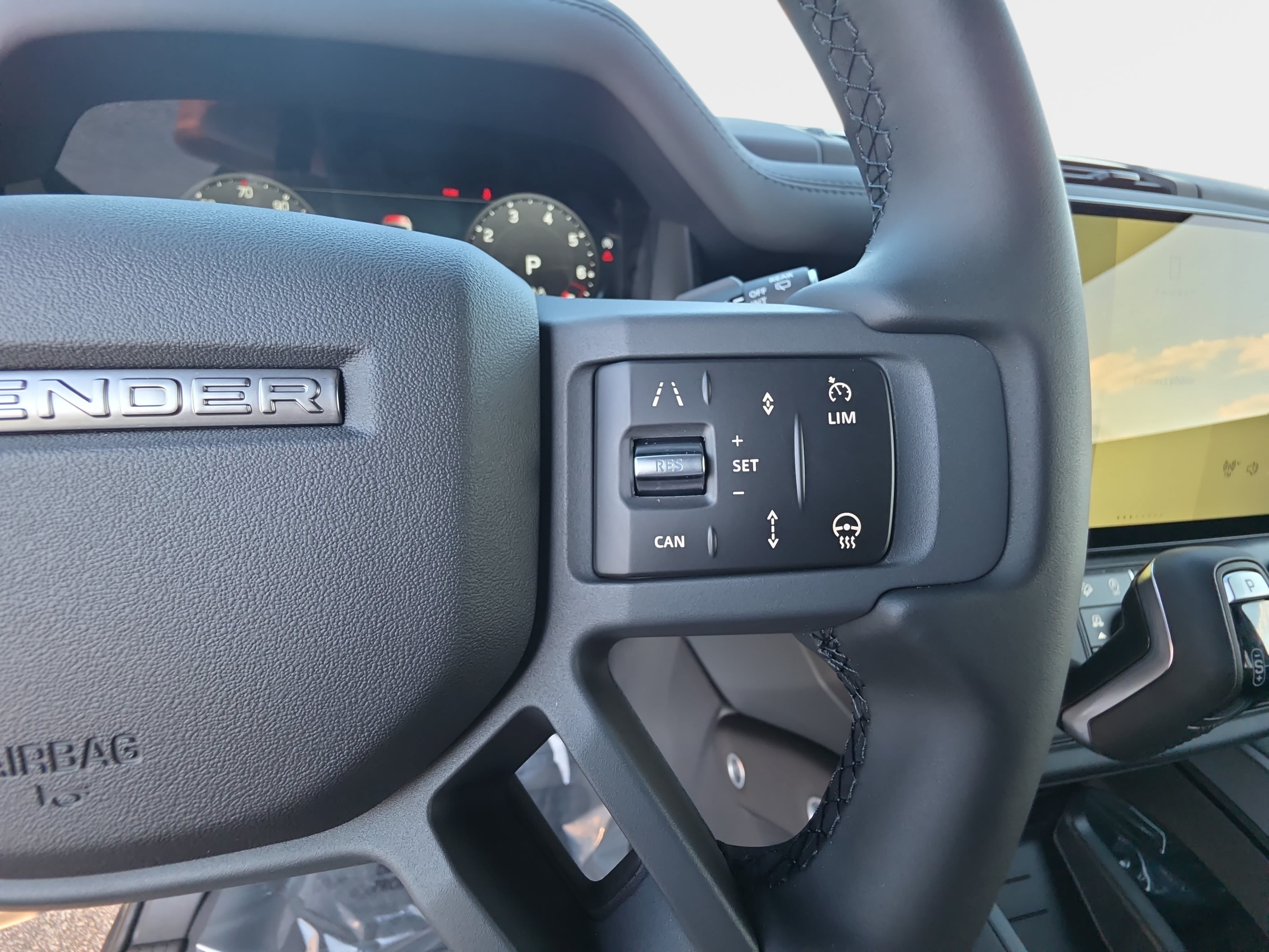 New 2026 Land Rover Defender 110 X-Dynamic SE AWD/4WD image 17