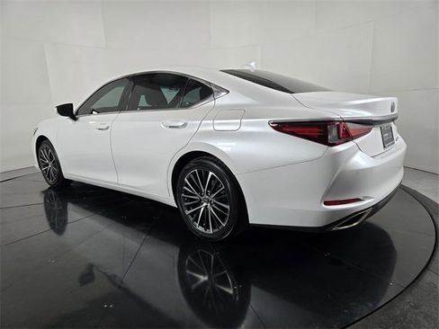 Certified 2023 Lexus ES 350 w/ Premium Package image 4
