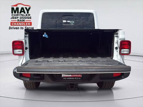 Certified 2025 Jeep Gladiator Sport AWD/4WD image 13