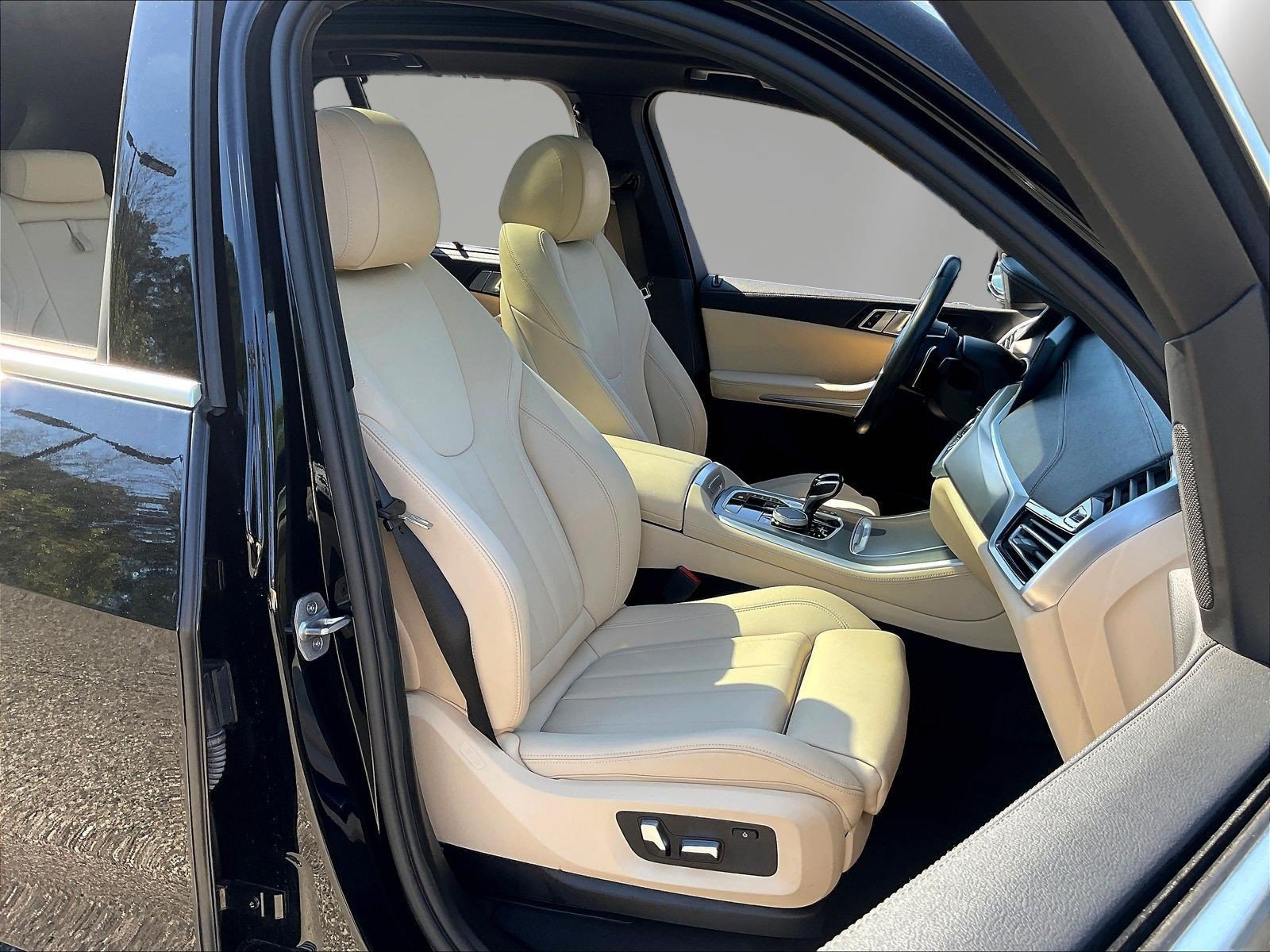 Used 2022 BMW X5 xDrive40i w/ Premium Package AWD/4WD image 30