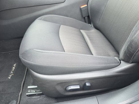 Used 2024 Nissan Altima 2.5 SV image 27