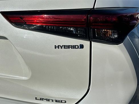 Used 2021 Toyota Highlander Limited image 7